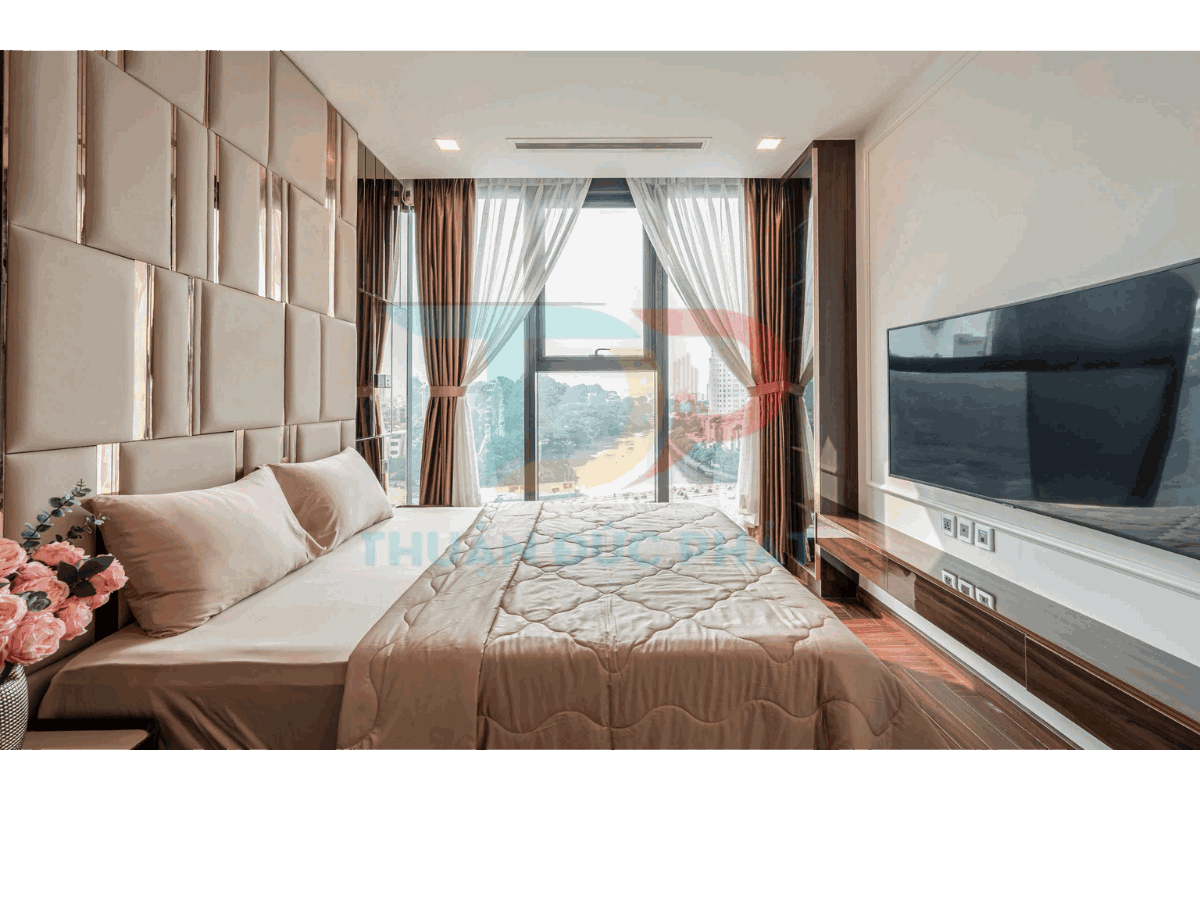 phòng ngủ có trang bị thêm tivi